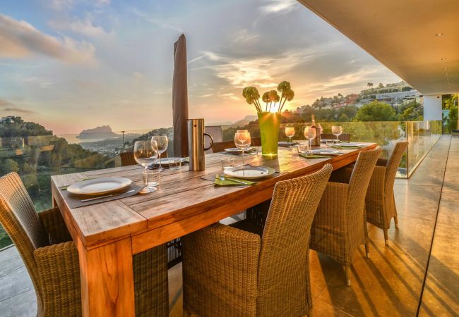 Villa in Moraira - Graham Holiday Rentals - Moraira Breeze Villa in Moraira - Graham Holiday Rentals - Moraira Breeze