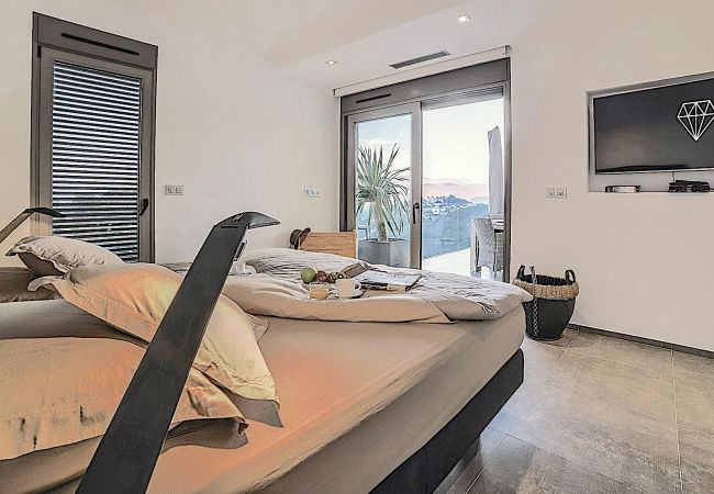 Villa in Moraira - Graham Holiday Rentals - Moraira Breeze Villa in Moraira - Graham Holiday Rentals - Moraira Breeze